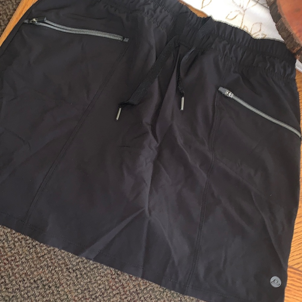 Apana black tennis skirt